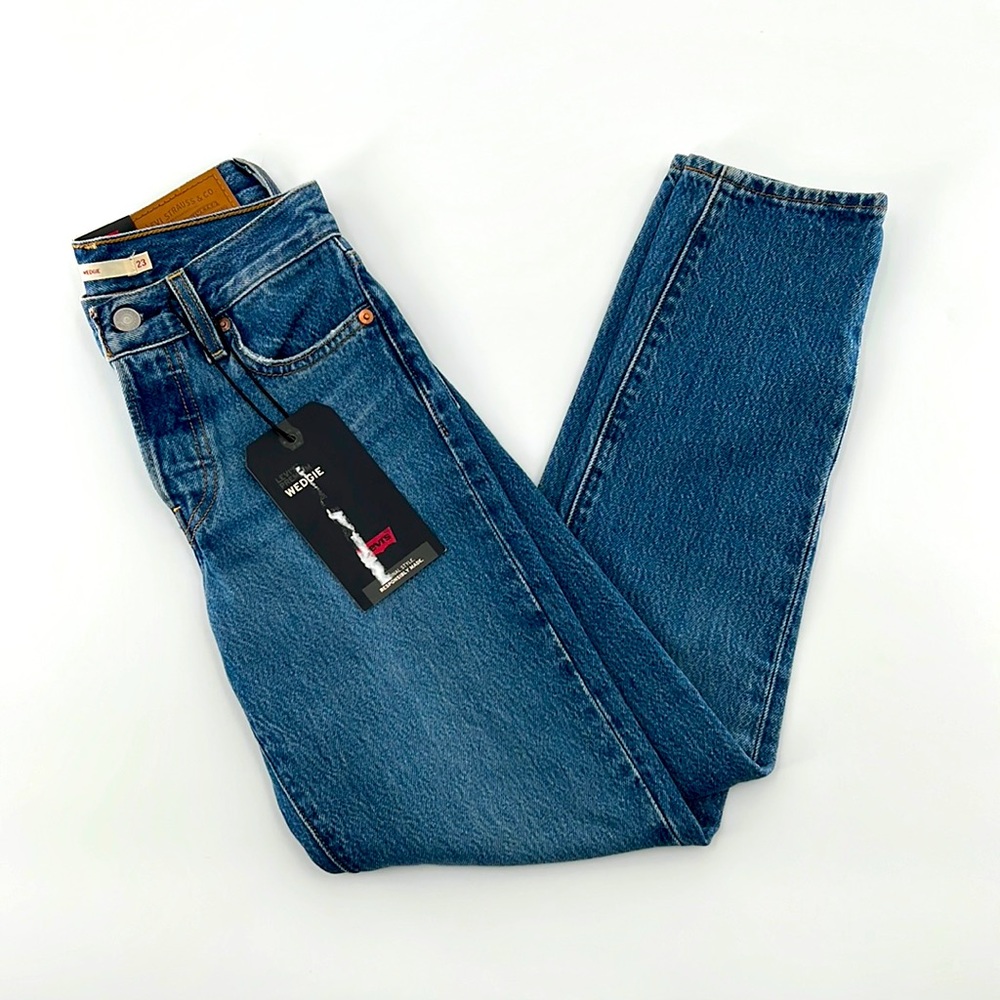 NWT Levi's Wedgie Big E Jeans - 23
